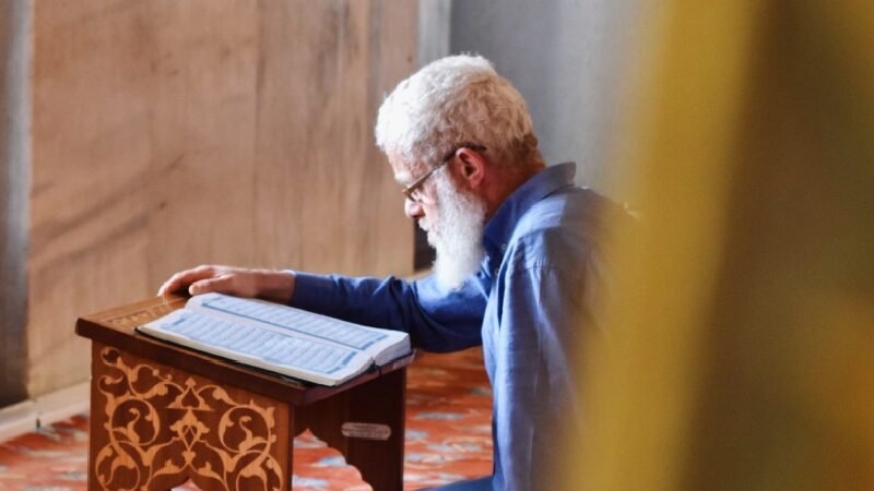 Sampai Bila Nak Baca Quran Pakai Cermin Mata?